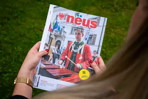 Uno sguardo alle iniziative, alla visione e ai metodi di lavoro dell'Euregio con il nuovo numero di nëus, la rivista della Provincia autonoma di Bolzano (Foto: USP/Fabio Brucculeri)