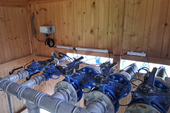 Ausgezeichnetes Projekt Sensorbasierte Bewässerung: die Ventilsteuerung der Bewässerung (Foto: LPA/Agrarbetrieb Laimburg in der Agentur Landesdomäne)