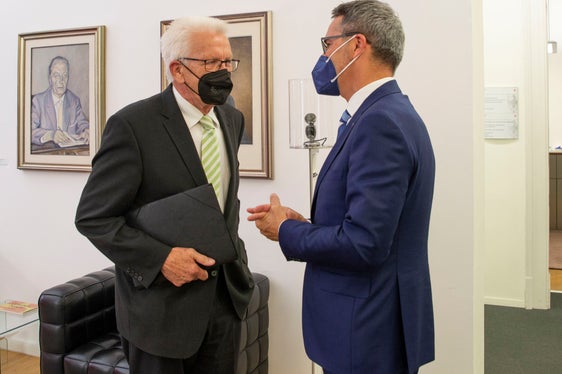 Un momento dell'odierno colloquio tra il primo ministro del Baden-Württemberg Kretschmann e il Presidente altoatesino Kompatscher (Foto: ASP/Fabio Brucculeri)