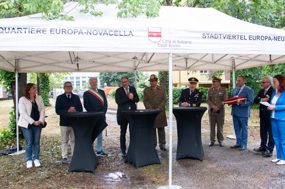 Si è tenuta stamane (31 maggio) la cerimonia di consegna anticipata dell’area di via Novacella a Bolzano dal Ministero della difesa alla Provincia (Foto: ASP/Greta Stuefer)