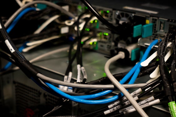 Die SIAG ist für die Informatik des öffentlichen Systems in Südtirol zuständig – auch weiterhin. Die Landesregierung verlängert den Dienstleistungsvertrag bis Ende 2025. (Foto: LPA/Fabio Brucculeri)