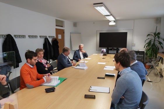 Esperti locali allo stesso tavolo: il gruppo di lavoro sui grandi predatori è impegnato sia a Roma che a Bruxelles per tenere lontani i lupi dal bestiame (Foto: ASP/Ulrike Huber)