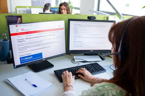 La Giunta provinciale ha stanziato fondi specifici per l'adeguamento salariale dei dipendenti dell'Amministrazione provinciale (compreso il personale docente e educativo delle scuole provinciali e delle scuole materne), del Servizio sanitario provinciale, dei Comuni, delle residenze per anziani, delle Comunità comprensoriali, dell'IPES e delle Aziende di soggiorno di Bolzano e Merano. (Foto: USP/Fabio Brucculeri)