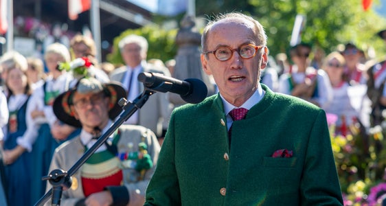 Il presidente dell’EFA Karas: «La Giornata del Tirolo supera i confini e le generazioni». (Foto: Land Tirol/Sedlak)
