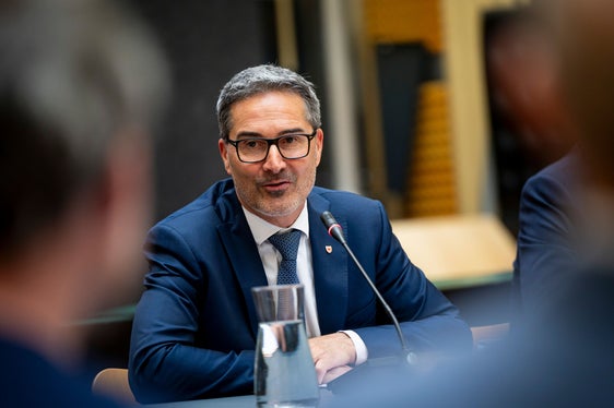 Il presidente della Provincia Arno Kompatscher ha sottolineato che “il prezzario provinciale è la base per la determinazione dei prezzi di tutti i lavori pubblici, sia a livello provinciale che comunale”. (Foto: USP/Fabio Brucculeri)