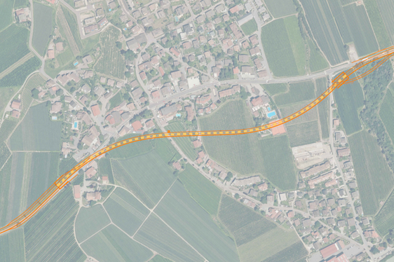 La Giunta provinciale ha approvato le caratteristiche tecniche e la stima dei costi per la realizzazione della circonvallazione di Rablà, nel comune di Parcines. Nella foto, il rendering della futura circonvallazione a sud del centro abitato. (Foto: USP/Dipartimento Infrastrutture e Mobilità)