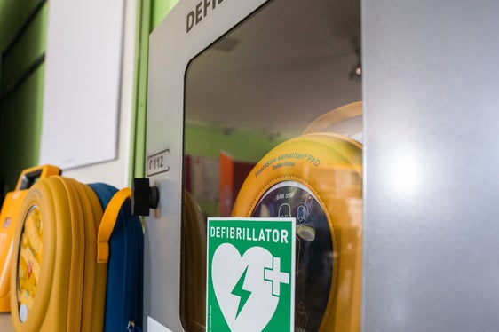 Das Interreg-Projekt Dolo Defi setzt sich die grenzüberschreitende Verbesserung der Rettungskette durch Einsatz von Frühdefibrillatoren zum Ziel. (Foto: LPA/Michael Mair am Tinkhof)