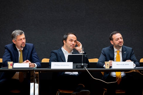 La Giunta provinciale ha approvato, su proposta degli assessori all'Istruzione Marco Galateo, Philipp Achammer e Daniel Alfreider (da destra a sinistra nella foto), il nuovo regolamento relativo all’esame di Stato conclusivo del primo ciclo di istruzione e all’esame di maturità. (Foto: USP/Fabio Brucculeri)