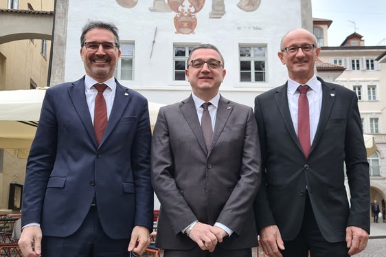 I tre Presidenti dell'Euregio: da sinistra Arno Kompatscher (Alto Adige), Maurizio Fugatti (Trentino) e Anton Mattle (Tirolo). (Foto: Euregio)