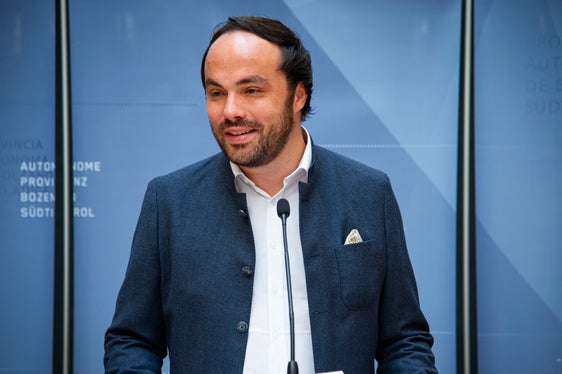 L'assessore alla scuola tedesca Philipp Achammer: Mettendo le ragazze e i ragazzi al centro del progetto scolastico in Alto Adige (Foto: ASP/Fabio Brucculeri)