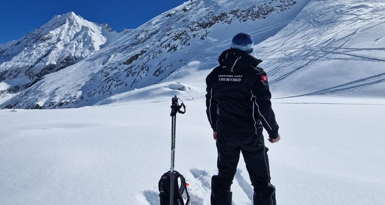 Informazioni preziose per gli scialpinisti (nella foto in Provincia di Trento): solo in cinque giorni i Servizi prevenzione valanghe dell'Euregio hanno dovuto emettere il livello di pericolo valanghe 4 (forte). Il livello 5 (molto forte) non è mai stato utilizzato. (Foto: Provincia di Trento)