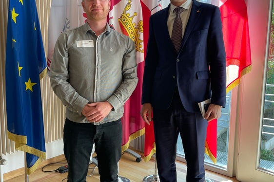 Il presidente della Provincia, Arno Kompatscher, con Hannes Götsch fondatore e Ceo del laboratorio BASIS Venosta di Silandro (Foto: ASP/Ufficio di Bruxelles)
