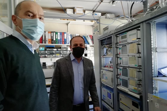 LR Vettorato (r.) mit Amtsdirektor Luca Verdi: Die Luftqualitätsdaten 2021 stimmen uns zuversichtlich. (Foto: LPA/Nadia Franzoi)