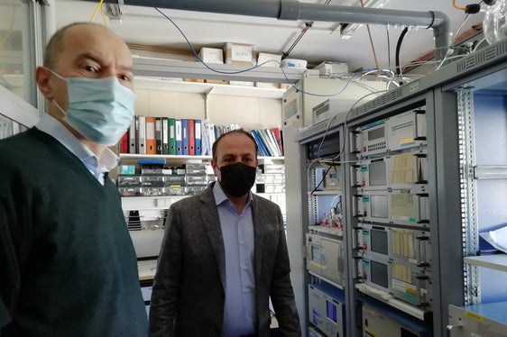 LR Vettorato (r.) mit Amtsdirektor Luca Verdi: Die Luftqualitätsdaten 2021 stimmen uns zuversichtlich. (Foto: LPA/Nadia Franzoi)