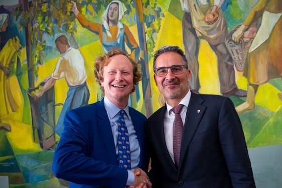 Hanno concordato di incontrarsi a Roma nel prossimo futuro: da sinistra l'ambasciatore Jan Kickert e il presidente Arno Kompatscher. (Foto: ASP/Fabio Brucculeri)