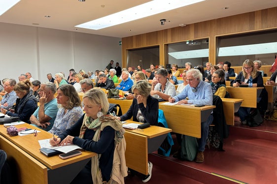 Rund 150 Interessierte haben sich am 24. September theoretische und praktische Inputs zu Wohnmodellen und -projekten geholt, mit denen das aktive Altern unterstützt wird. (Foto: LPA/Katharina Fleischmann)