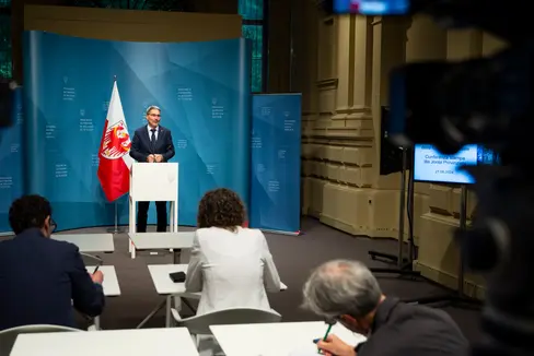 Il presidente Kompatscher ha annunciato la modifica dei criteri di accesso alle sovvenzioni per i media locali nel corso della conferenza stampa che tradizionalmente fa seguito alla seduta della Giunta provinciale. (Foto: ASP/Fabio Brucculeri)