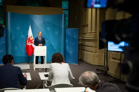 Il presidente Kompatscher ha annunciato la modifica dei criteri di accesso alle sovvenzioni per i media locali nel corso della conferenza stampa che tradizionalmente fa seguito alla seduta della Giunta provinciale. (Foto: ASP/Fabio Brucculeri)
