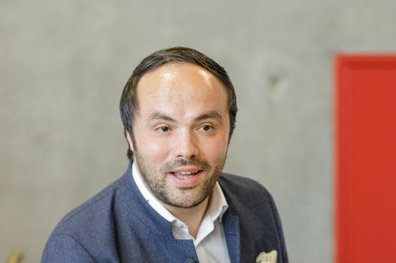 In linea con la sede, all'inizio della conferenza stampa di fine legislatura l'assessore provinciale ha rivolto la sua attenzione all'istruzione. (Foto: ASP/Tiberio Sorvillo)