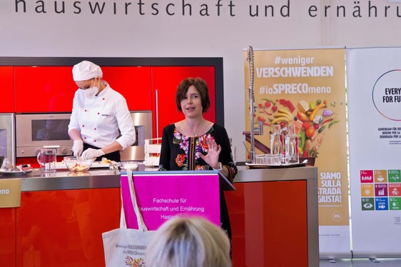 Seit dem Jahr 2018 ist das Land Südtirol dabei, die Lebensmittelverschwendung aktiv anzugehen, sagte Amtsdirektorin Petra Frei. (Foto: LPA/Greta Stuefer)