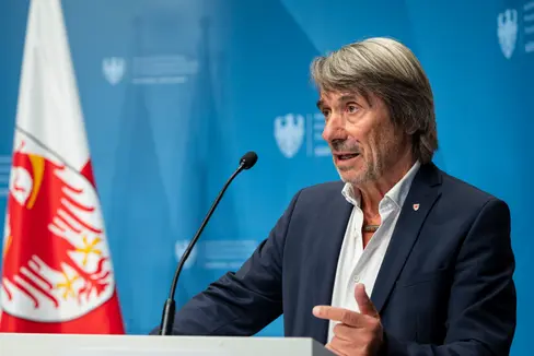 Unser Ziel muss sein, Menschen möglichst zu erreichen, bevor aus Glücksspiel ein gesundheitliches Problem wird, unterstreicht Gesundheitslandesrat Hubert Messner. (Foto: LPA/Fabio Brucculeri)