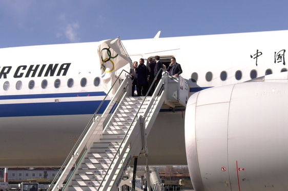 La delegazione di Alto Adige, Trentino e Lombardia ha accolto atleti e tecnici olimpici in arrivo da Pechino. (Foto ASP)