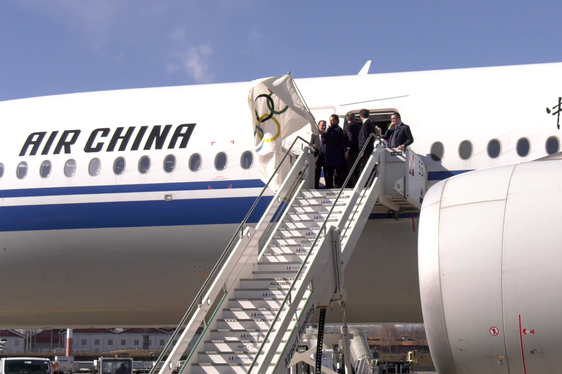 La delegazione di Alto Adige, Trentino e Lombardia ha accolto atleti e tecnici olimpici in arrivo da Pechino. (Foto ASP)
