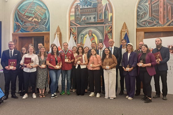 Pra la festa a Trënt à espunënc dla Euregio unerà vint jëunes y jëuni nchin a 35 ani per si mpëni persunel. (Foto: Archif dl Ufize stampa provinziel de Trënt)