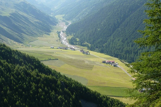 Su proposta dell'assessore provinciale Peter Brunner, la Giunta provinciale ha respinto il collegamento tra Vallelunga e la Kaunertal. La Commissione per la valutazione degli aspetti socioeconomici e il Comitato ambientale avevano precedentemente dato una valutazione negativa al progetto. (Foto: ASP/
Ufficio Pianificazione territoriale e cartografia)