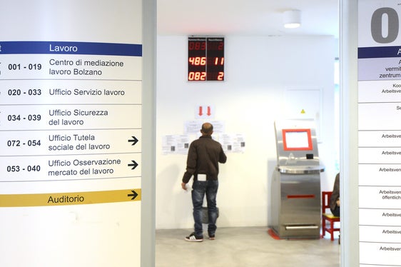Die Direktion des Arbeitsservice des Landes soll über ein Auswahlverfahren besetzt werden, im Bild der Sitz des Amtes im Landhaus 12. (Foto: LPA)