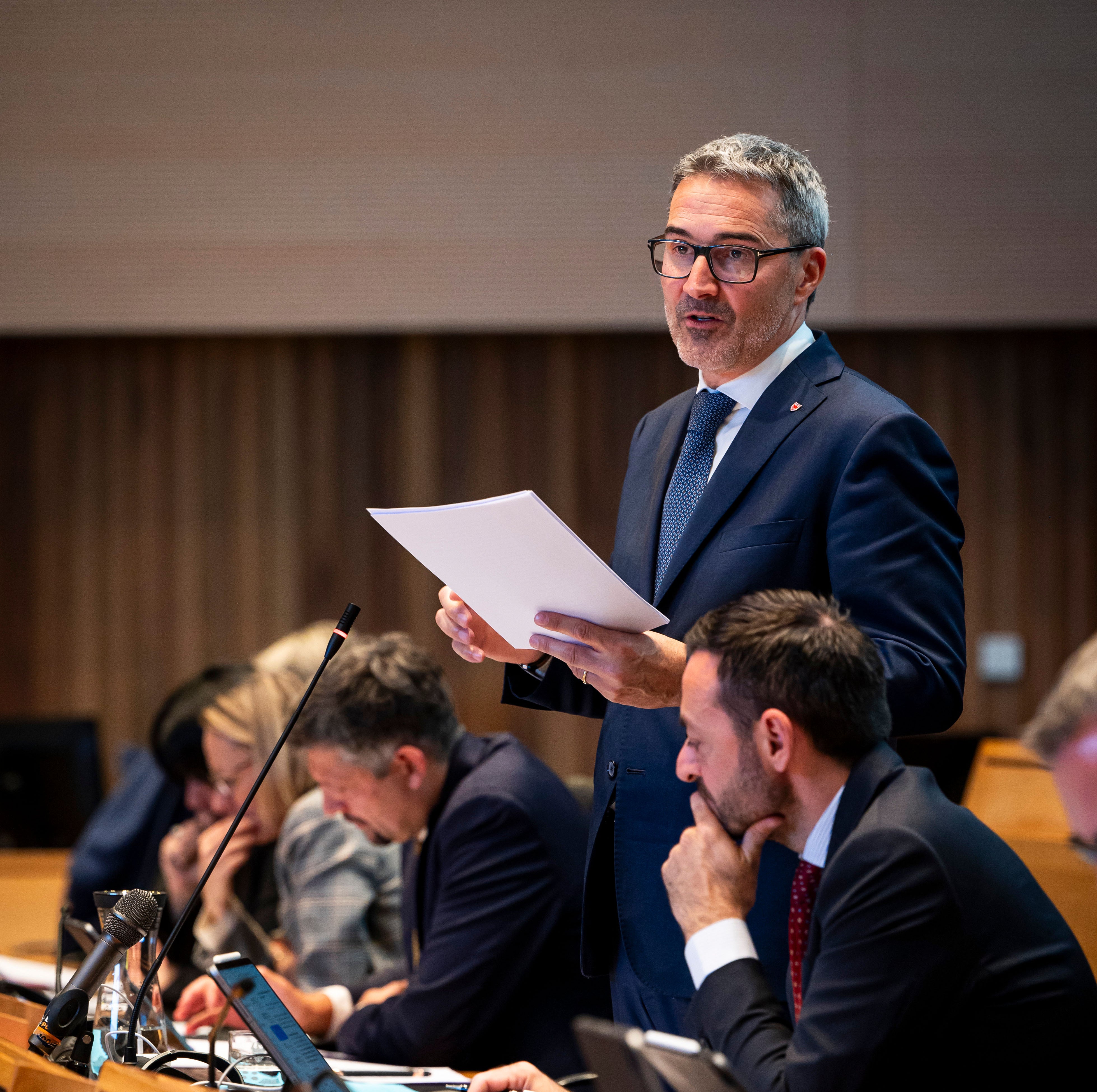 Il 2 dicembre il presidente della Provincia Arno Kompatscher ha presentato il bilancio di previsione 2026. (Foto: USP/Fabio Brucculeri)