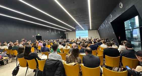 L'Ufficio Innovazione e tecnologia ha presentato venerdì (9 febbraio) a 230 imprenditori i nuovi criteri per la promozione della ricerca e dell'innovazione al NOI Techpark di Bolzano (Foto: ASP)