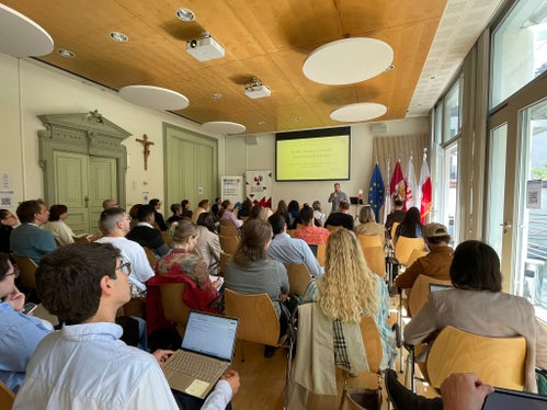 Seit fünf Jahren beteiligt sich Südtirol am EU-Designtag, der heute am Sitz der Vertretung der Europaregion in Brüssel eröffnet wurde. (Foto: LPA/Außenamt Brüssel)
