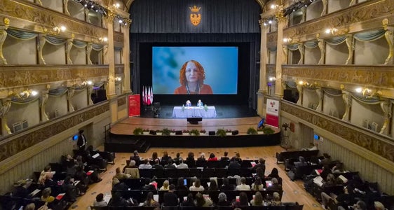Museumsexpertin Rarita Zbranca von Culture Action Europe in ihrem Vortrag per Videokonferenz (Foto: Euregio/Armin Gluderer)