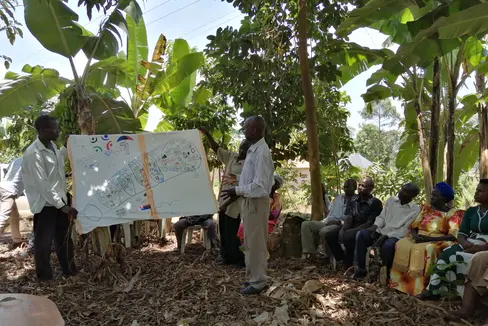 Cooperazione transfrontaliera tra Uganda e Tanzania: organizzazione comunitaria per la salvaguardia della riserva naturale della foresta Minziro tra Uganda e Tanzania (Foto: Ufficio relazioni estere e volontariato)