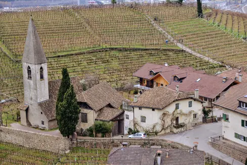 Wer Projekte zum Schutz und zur Aufwertung der Architektur und der Landschaft im ländlichen Raum plant, kann um Fördermittel des staatlichen Aufbaufonds ansuchen. (Foto: LPA/Peter Daldos)