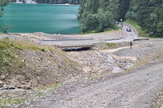 Im Rotwandbach in Antholz gingen gestern Abend nach gewittrigen Regenschauern an die 6000 Kubikmeter Material nieder, die Wildbachverbauung hat die Bachbetträumung aufgenommen. (Foto: LPA/Landesamt für Wildbach- und Lawinenverbauung Ost)