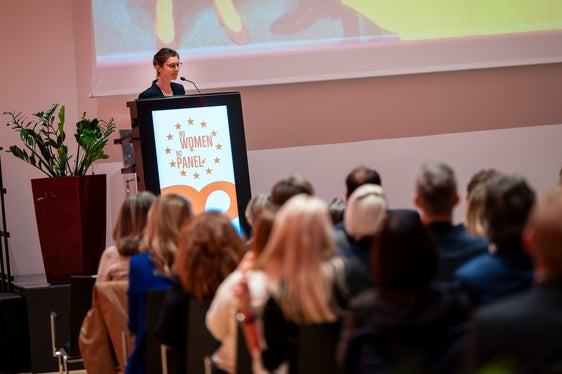 Julia Ganterer wies darauf hin, dass die Darstellung in den Medien auf das Selbstbild vor allem von jungen Menschen auswirke. (Foto: LPA/Fabio Brucculeri)