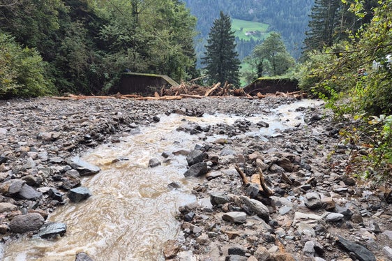 Viel Geröll und Wildholz hat der Talbach (im Bild) in der Fraktion Matatz in der Gemeinde St. Martin in Passeier ausgelöst durch Starkregen am 13. September mitgeführt. (Foto: LPA/Landesamt für Wildbach- und Lawinenverbauung West in der Agentur für Bevölkerungsschutz/Jan Kobald)