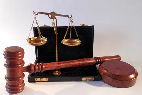 Das neue Gerichtszentrum soll verschiedene Ämter einheitlich unterbringen und Mietkosten sparen helfen. (Foto: Unsplash)