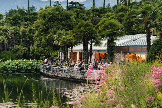 Das umgebaute Palmencafé in den Gärten von Schloss Trautmannsdorf. (Foto: LPA/Abteilung Informatik)