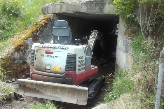 Bei der Unterquerung mit der Schnalstaler Straße hat die Wildbachverbauung den Saxalberbach geräumt. (Foto: Agentur für Bevölkerungsschutz/Amt für Wildbach- und Lawinenverbauung West/Martin Eschgfäller)