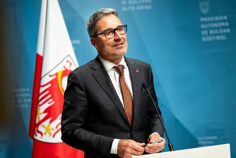 Die Landesregierung genehmigte heute (12. November) auf Vorschlag von Landeshauptmann Arno Kompatscher einen Entwurf des Rahmenabkommens zwischen dem Land Südtirol und dem Innenministerium. Sie will damit Maßnahmen zur Förderung der Sicherheit und Gewaltprävention koordinieren. (Foto: LPA/Fabio Brucculeri)