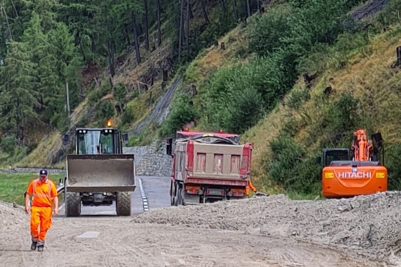 Frane e smottamenti anche sulla statale a Passo Resia. Foto: ASP/Ufficio sistemazione bacini montani Ovest)