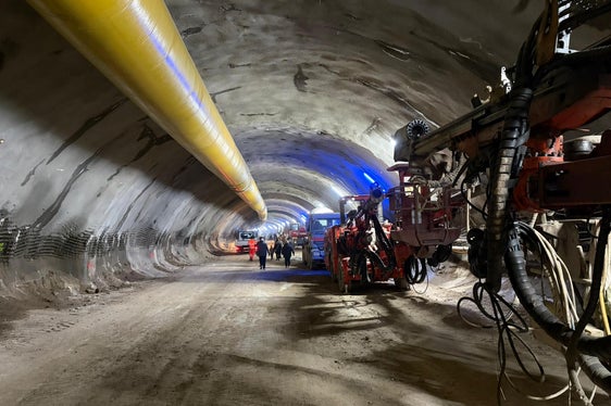 Die Umfahrung von Branzoll besteht hauptsächlich aus einem 702 Meter langen künstlichen Tunnel, der nach dem nördlichen Ortseingang beginnt und am südlichen Ortseingang endet. (Foto: LPA/Gabriel Marciano)