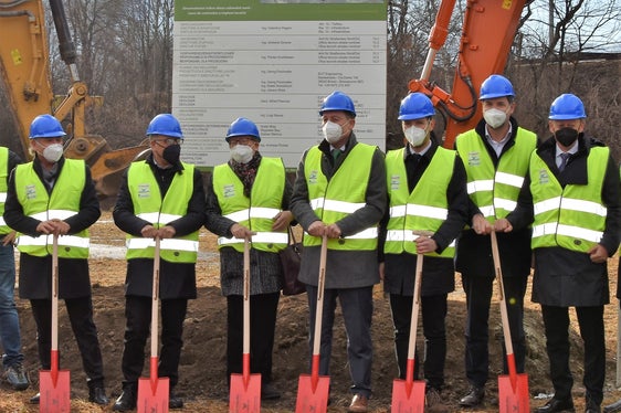 La costruzione della tangenziale di Varna è iniziata oggi con la cerimonia di inaugurazione. L'infrastruttura dovrebbe alleggerire il traffico cittadino e migliorare la mobilità nella Valle Isarco (Foto: ASP/Angelika Schrott)
