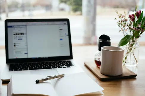 Con la fine dell'emergenza Covid, fissata il 31 marzo, cessa il diritto automatico dei dipendenti allo smart working. Il modello prosegue con accordi individuali (Foto: nick-morrison-unsplash)