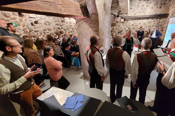 Für die musikalische Umrahmung sorgte der Kleine Chor des MGV Bozen. (Foto: Euregio/Armin Gluderer)