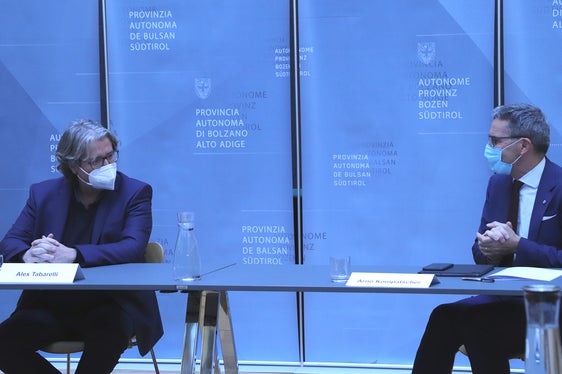 Il presidente della Provincia Kompatscher e il presidente CONI Tabarelli (Foto: ASP)