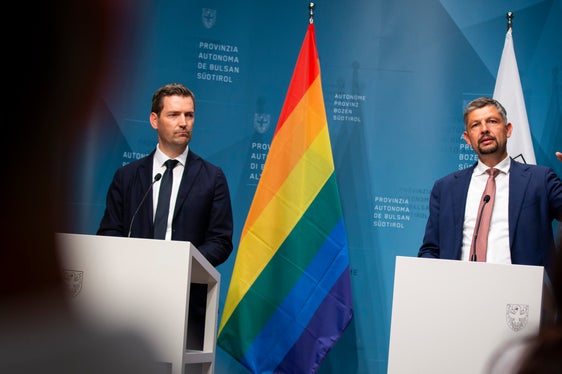 Das Land Südtirol baut ständig an der Verbesserung des Schienenverkehrs. Die Landesregierung möchte die Führung des Eisenbahndienstes an ein einziges Unternehmen vergeben. (Foto: LPA/Fabio Brucculeri)